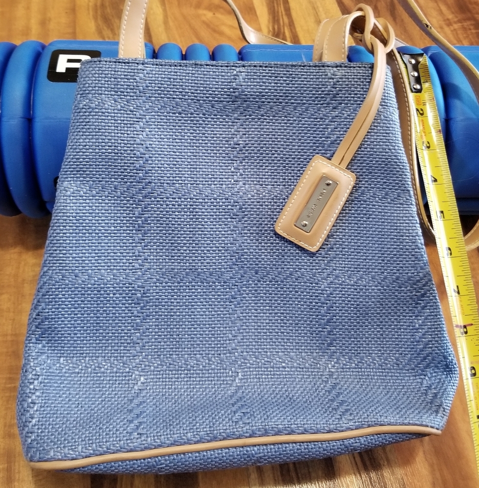 Nine west blue purse, excellent condition